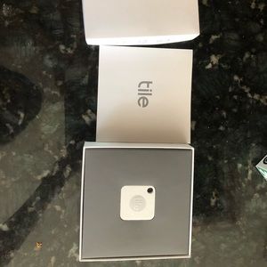 NEVER USED TILE MATE